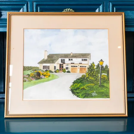 Hidden Acres- With Double & Single Bed, 게스트하우스 3*