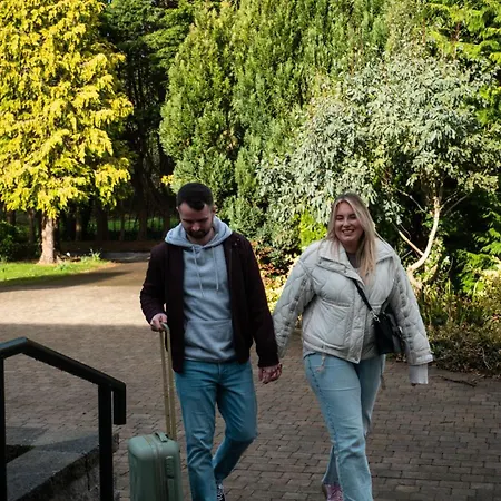 Hidden Acres- With Double & Single Bed,