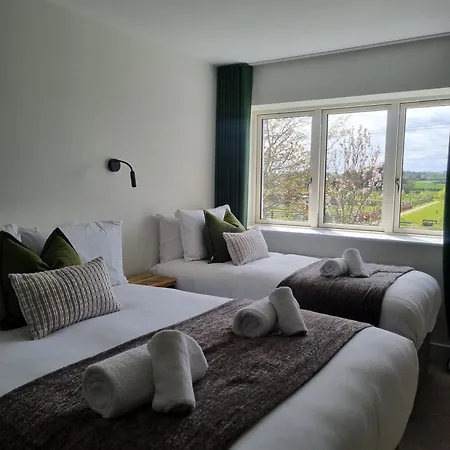 Hidden Acres- With Double & Single Bed, 3* 말라하이드