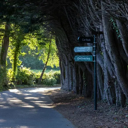 Hidden Acres- With Double & Single Bed, 말라하이드