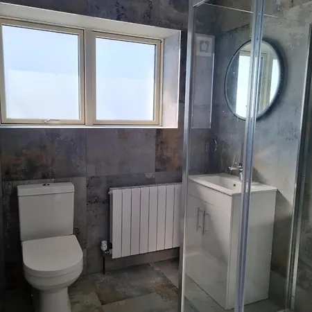 Hidden Acres- With Double & Single Bed, 3*