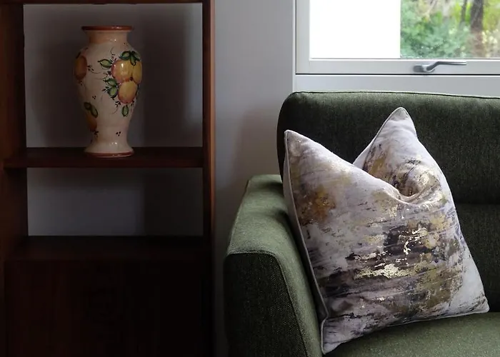 Hidden Acres- With Double & Single Bed, Гостевой дом 3*