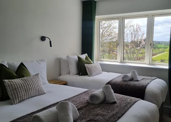 Hidden Acres- With Double & Single Bed, 3* Малахайд